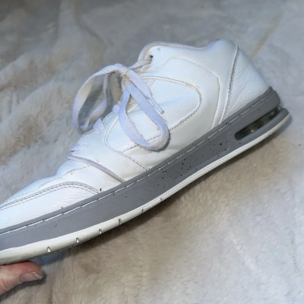 Jordan Classic Low Color White – Cement Size 7.5